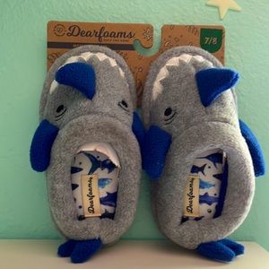 KIDS SOFT SHARK SLIPPERS (BRAND NEW)